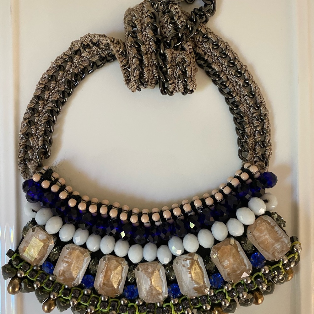 Bejeweled necklace - Picture 2 of 2